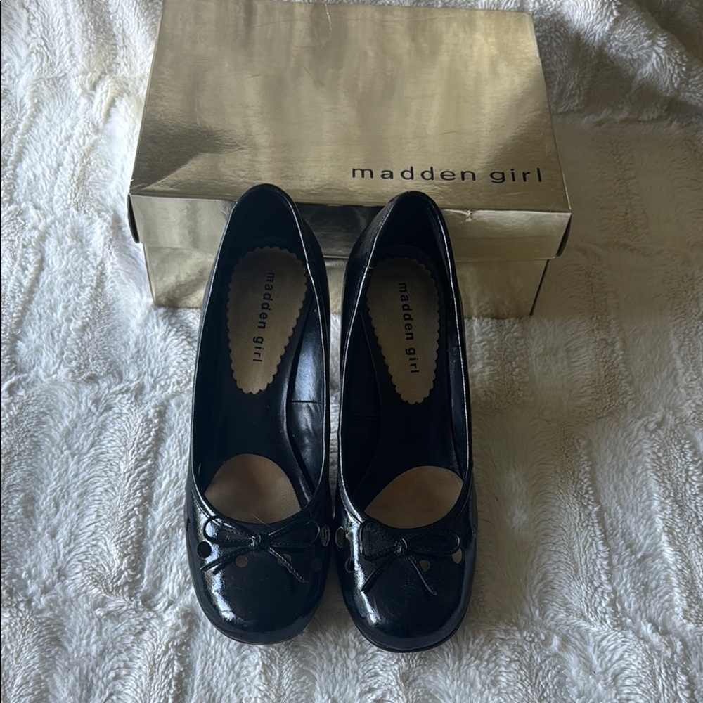Madden Girl Black Heels Sz 9